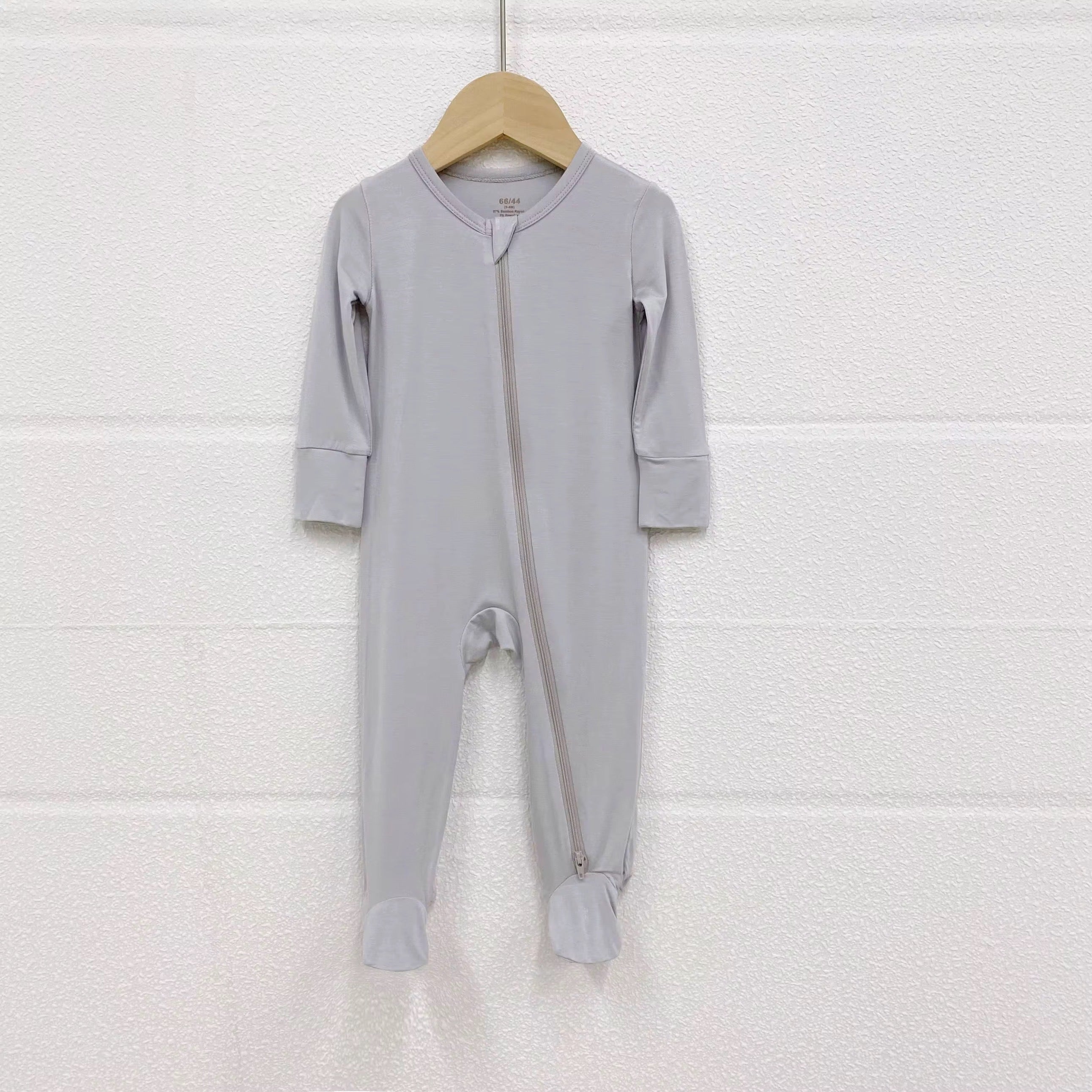 Bamboo zip baby onesie romper with feet closed – soft and breathable